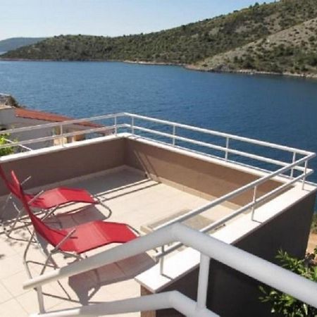 Apartments Ljubi Vinišće Dış mekan fotoğraf