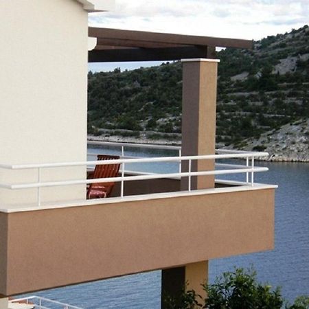 Apartments Ljubi Vinišće Dış mekan fotoğraf