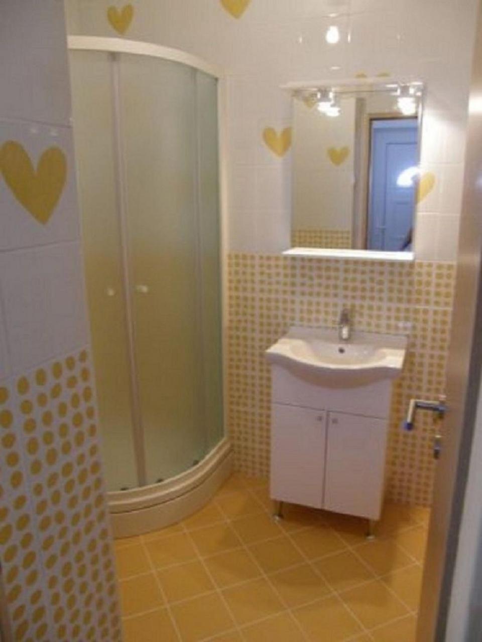 Apartments Ljubi Vinišće Dış mekan fotoğraf