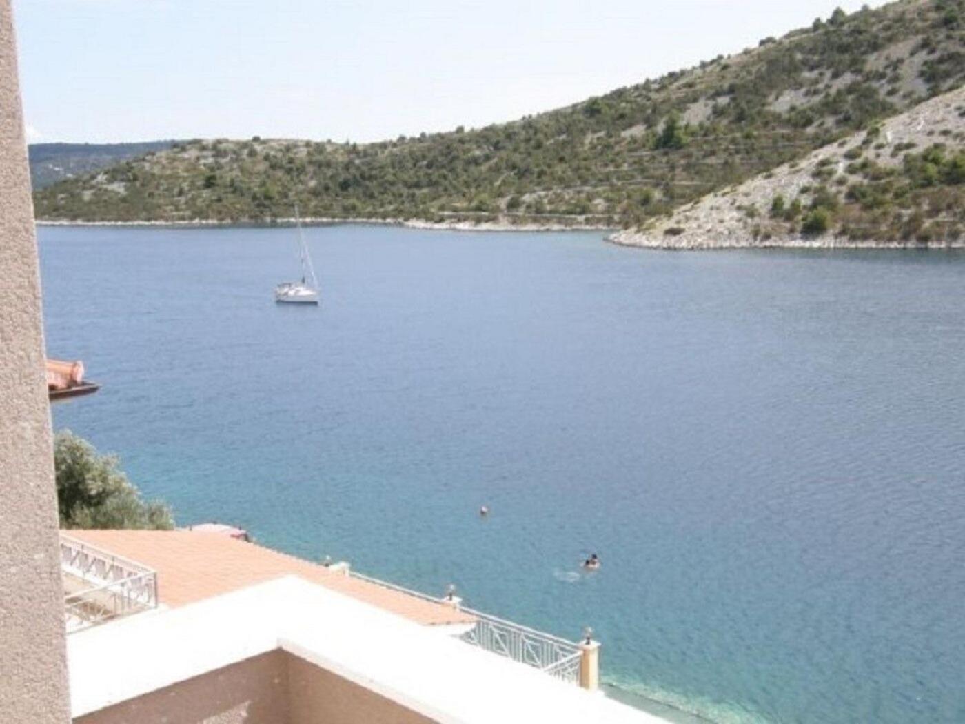 Apartments Ljubi Vinišće Dış mekan fotoğraf