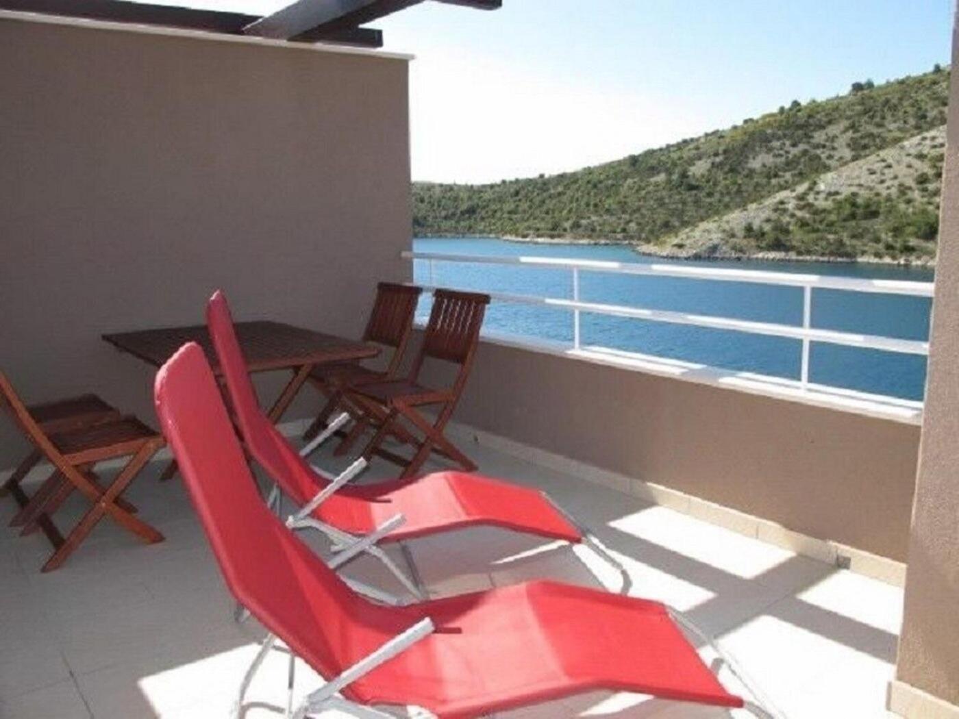 Apartments Ljubi Vinišće Dış mekan fotoğraf