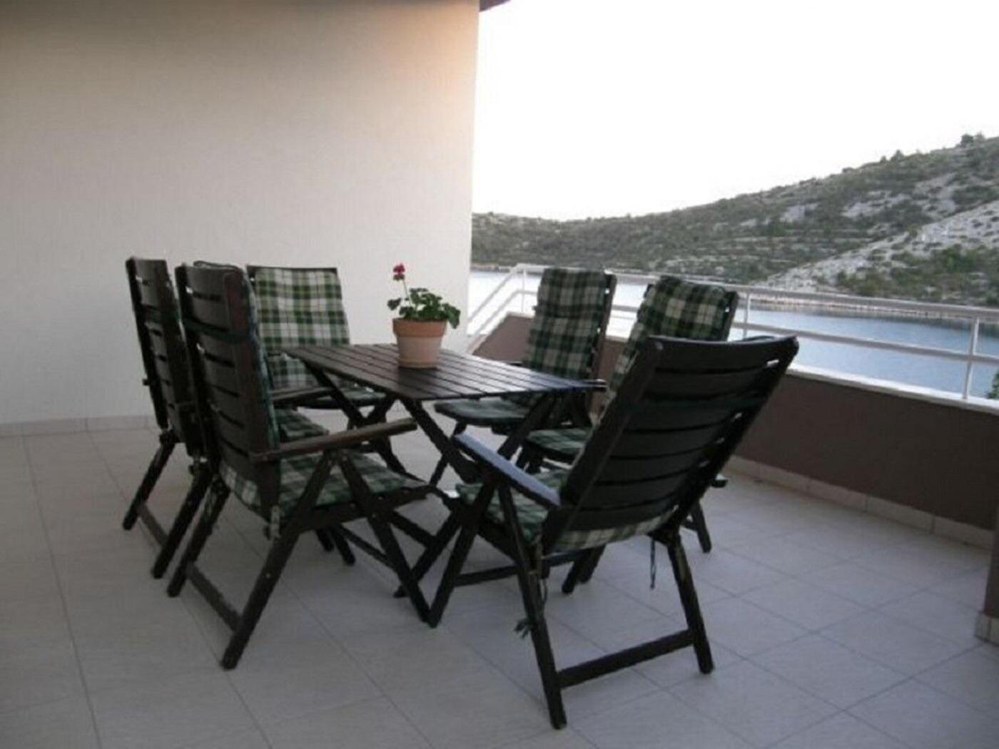 Apartments Ljubi Vinišće Dış mekan fotoğraf