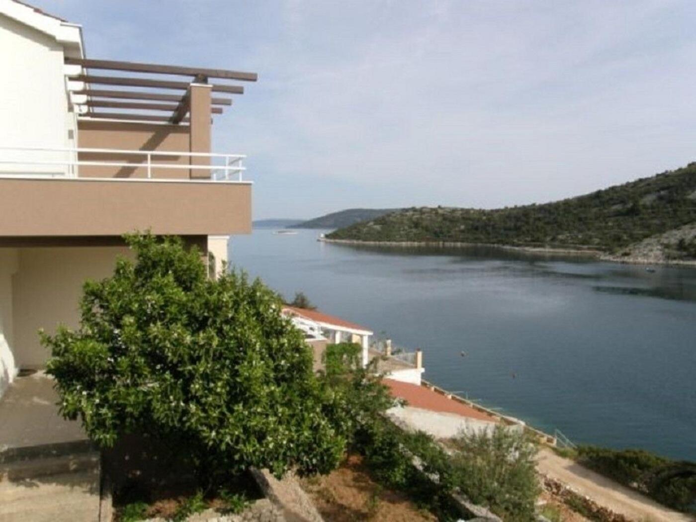 Apartments Ljubi Vinišće Dış mekan fotoğraf